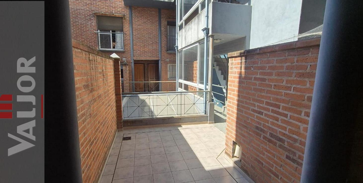 Foto de Departamento 3 ambientes en duplex, al frente con balcón, patio y, imagen 5