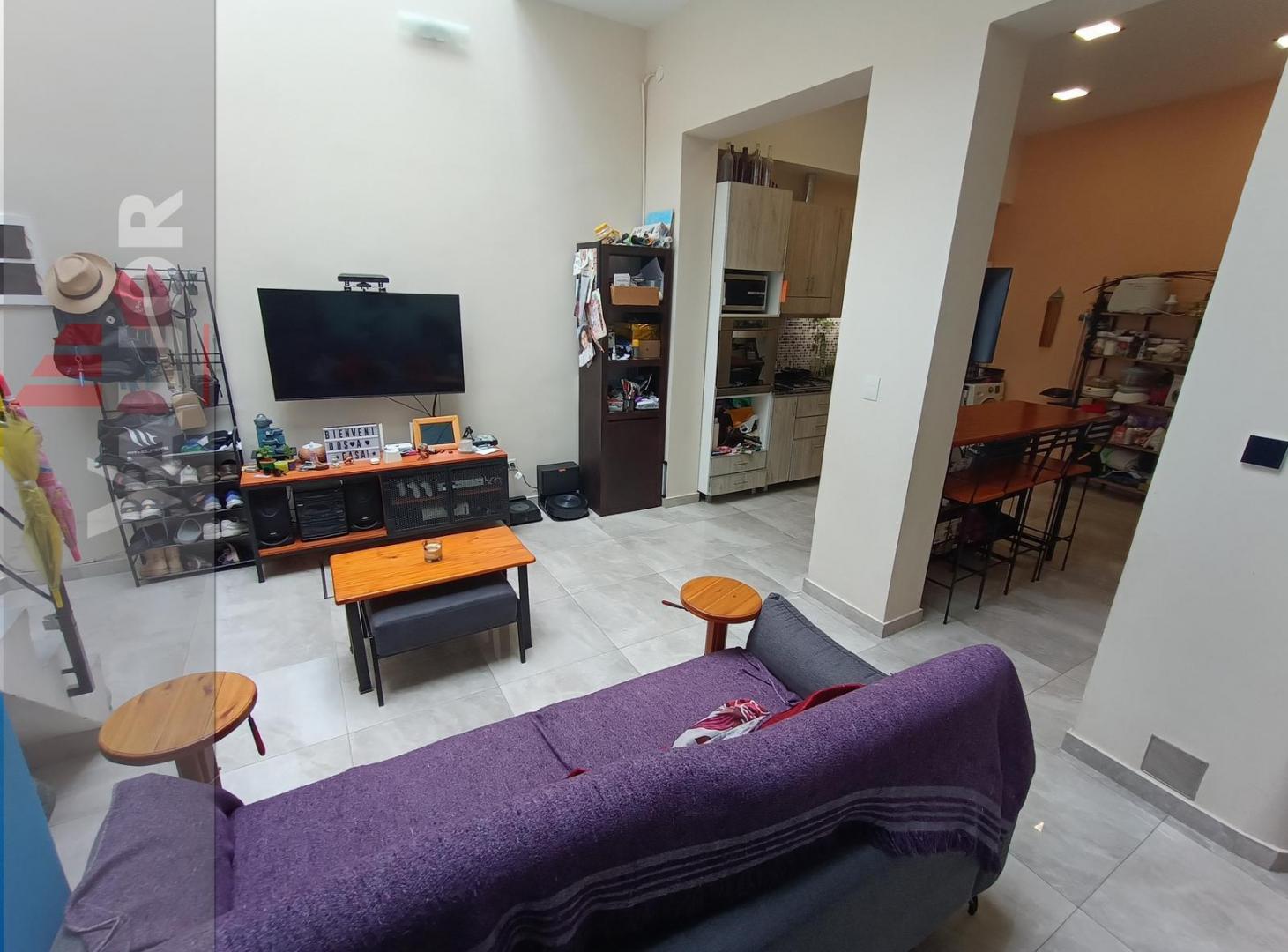 Foto de PH - Tipo Casa 4 amb en Parque Chas - Baño y toilette - Terraza propia, imagen 1