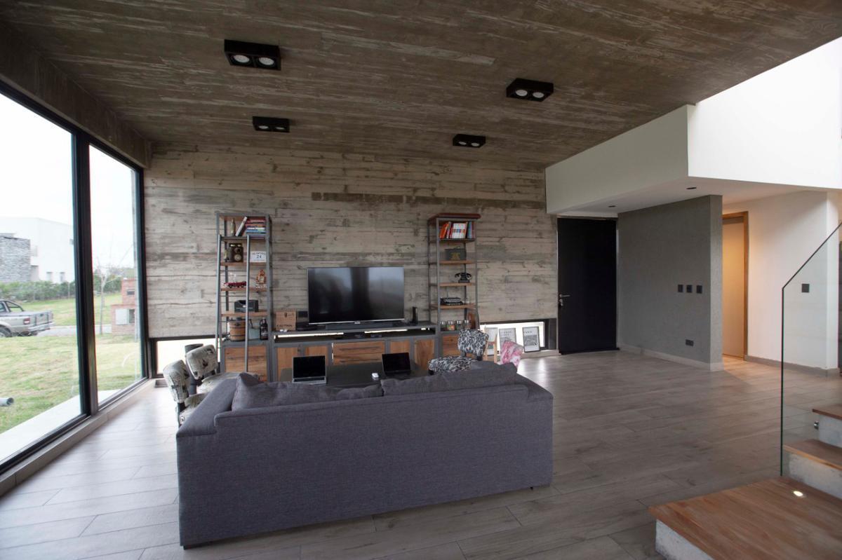 Casa en Venta en Puertos - Barrio Acacias