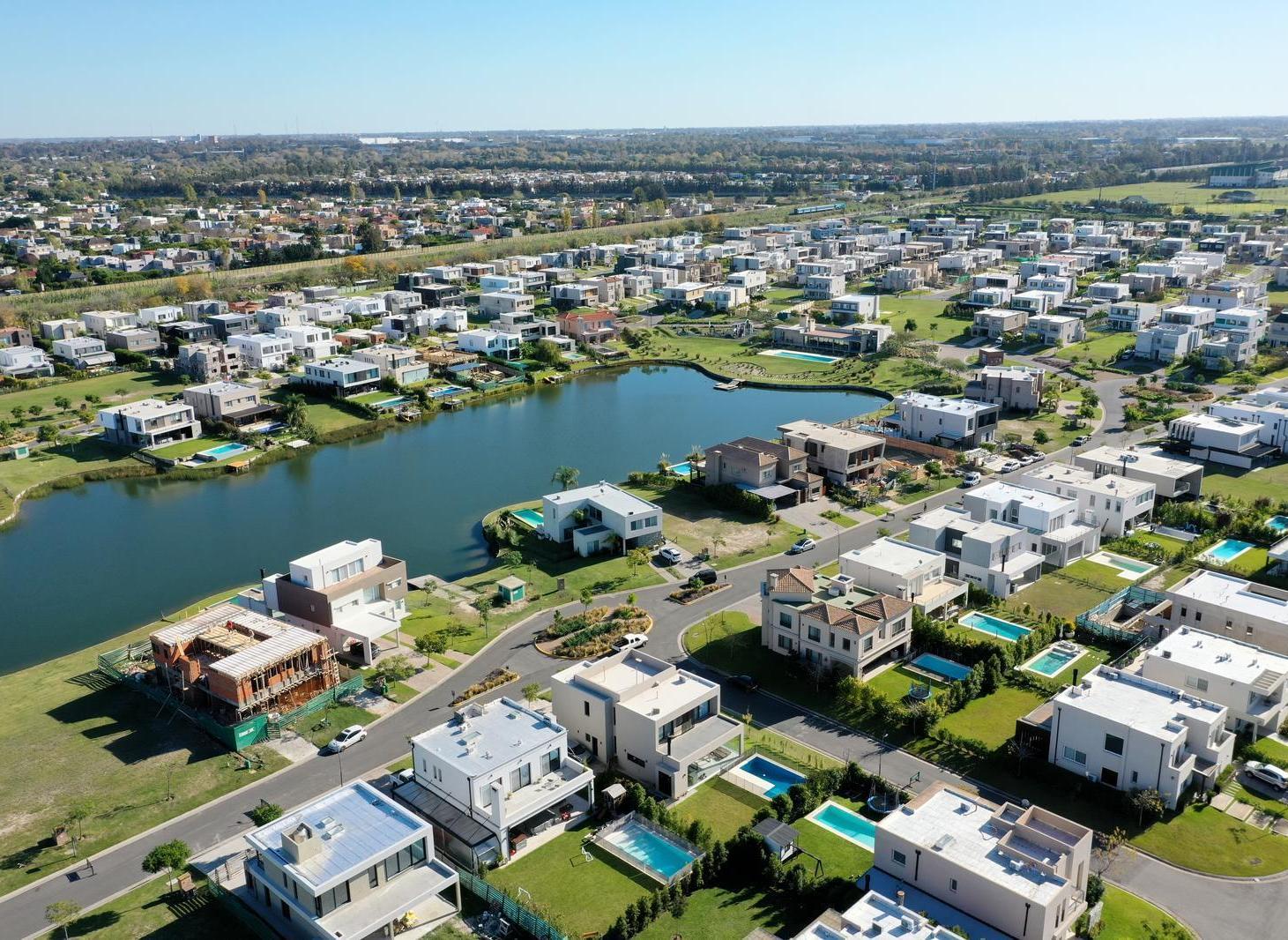 Muy Buen Lote en Venta en Los Castaños - Nordelta