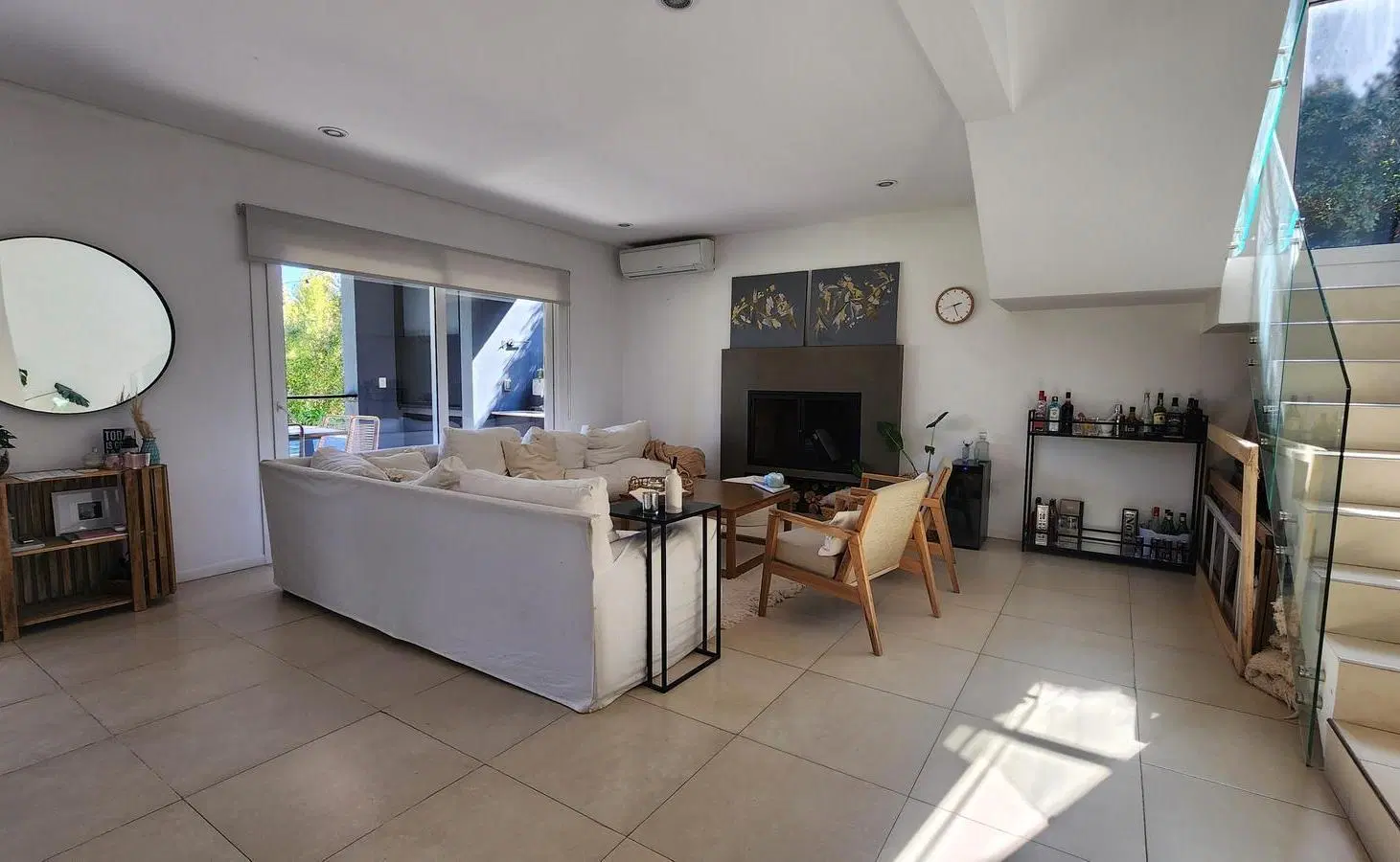 Moderna Casa en venta en Barbarita 4