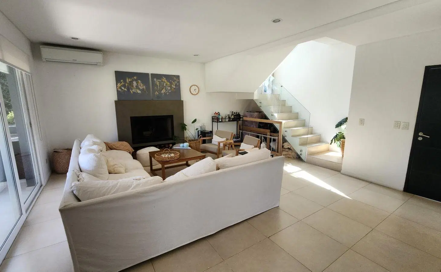 Moderna Casa en venta en Barbarita 3