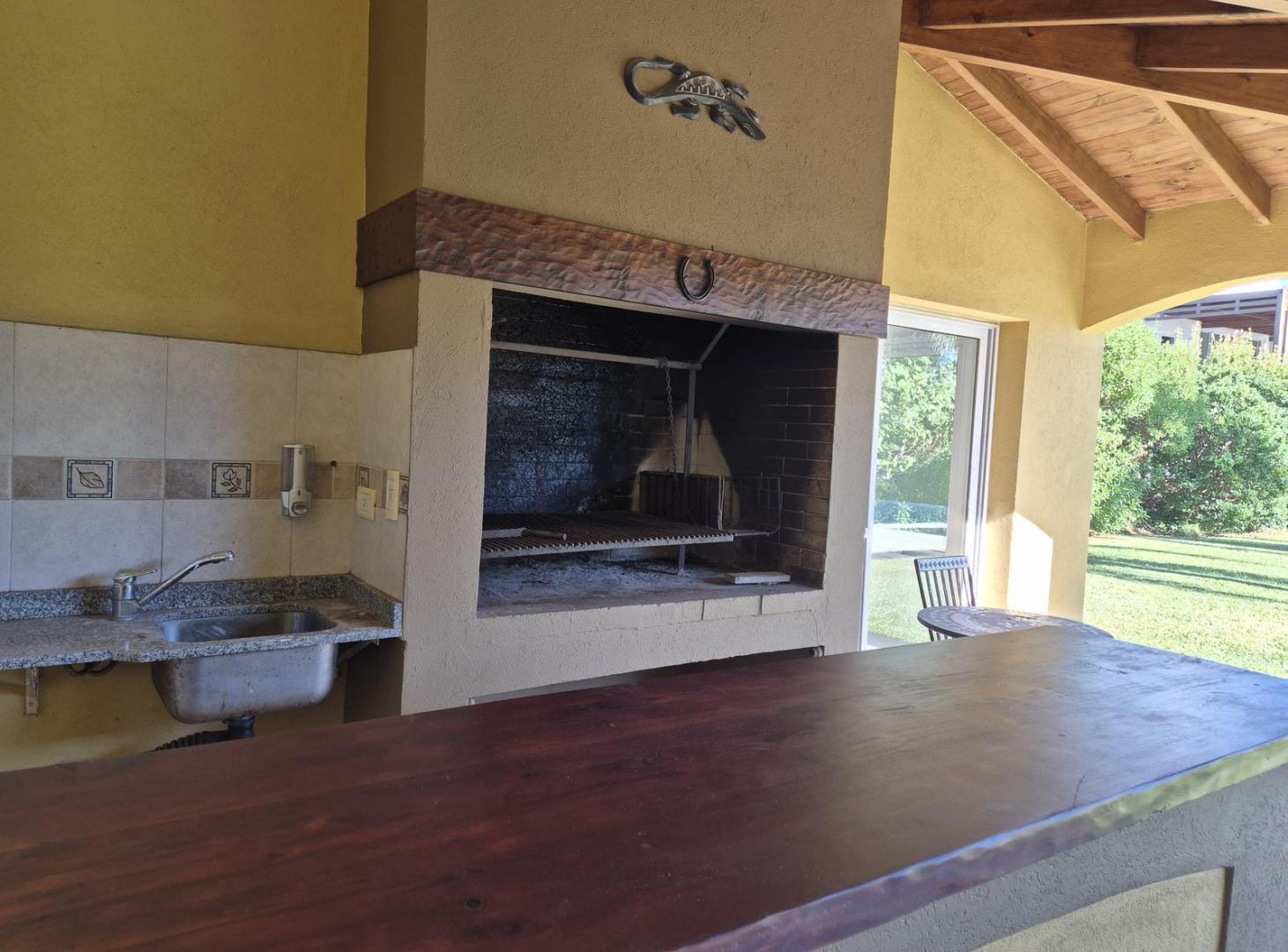 Foto de Casa con Excelente ubicación y Orientación en Venta/Alquiler en Santa Barbara!, imagen 2