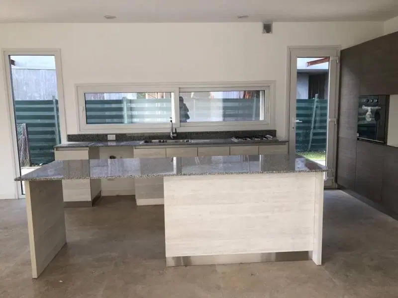 Impecable casa moderna en esquina en Los Lagos Nordelta 4