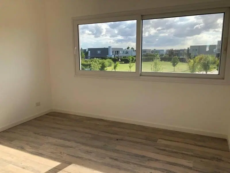 Impecable casa moderna en esquina en Los Lagos Nordelta 3