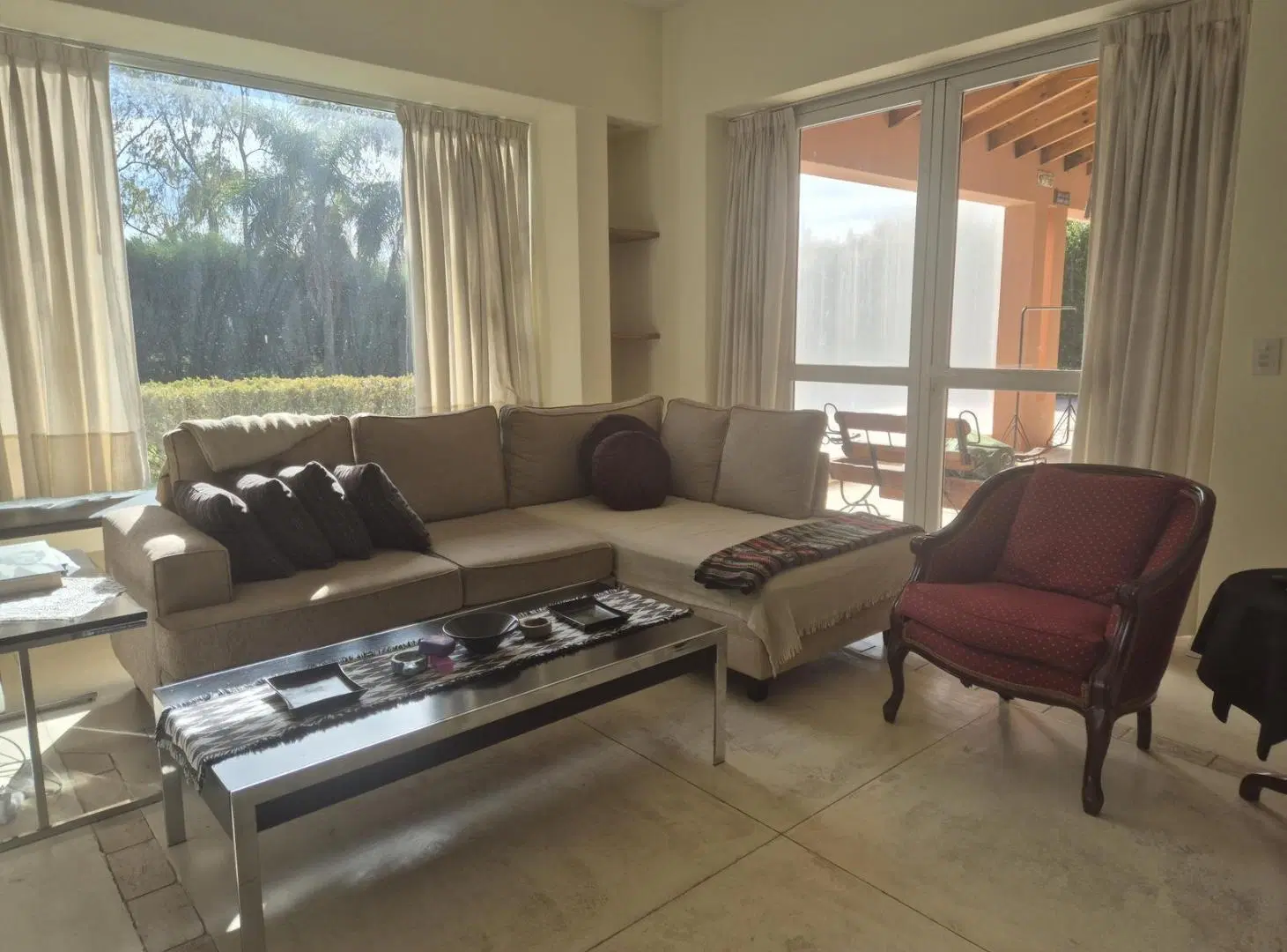 Casa Estilo Sante Fe en Venta en Santa Barbara 3