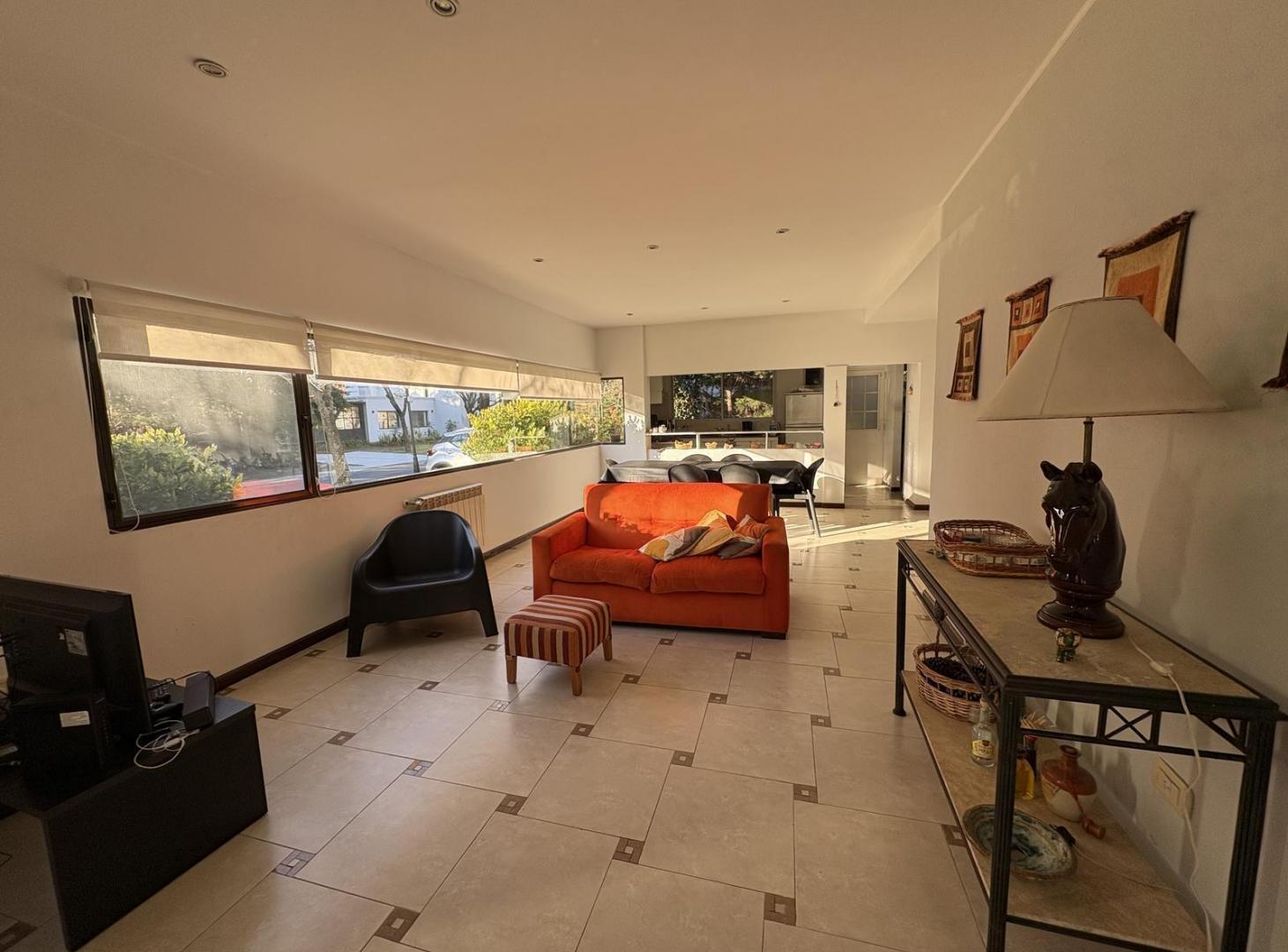 Foto de Casa en una Planta en Venta en Santa Catalina - Villa Nueva, imagen 3