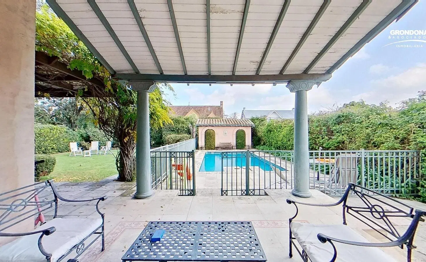 Casa estilo Provenzal en Venta en el Barrio las Victorias 5