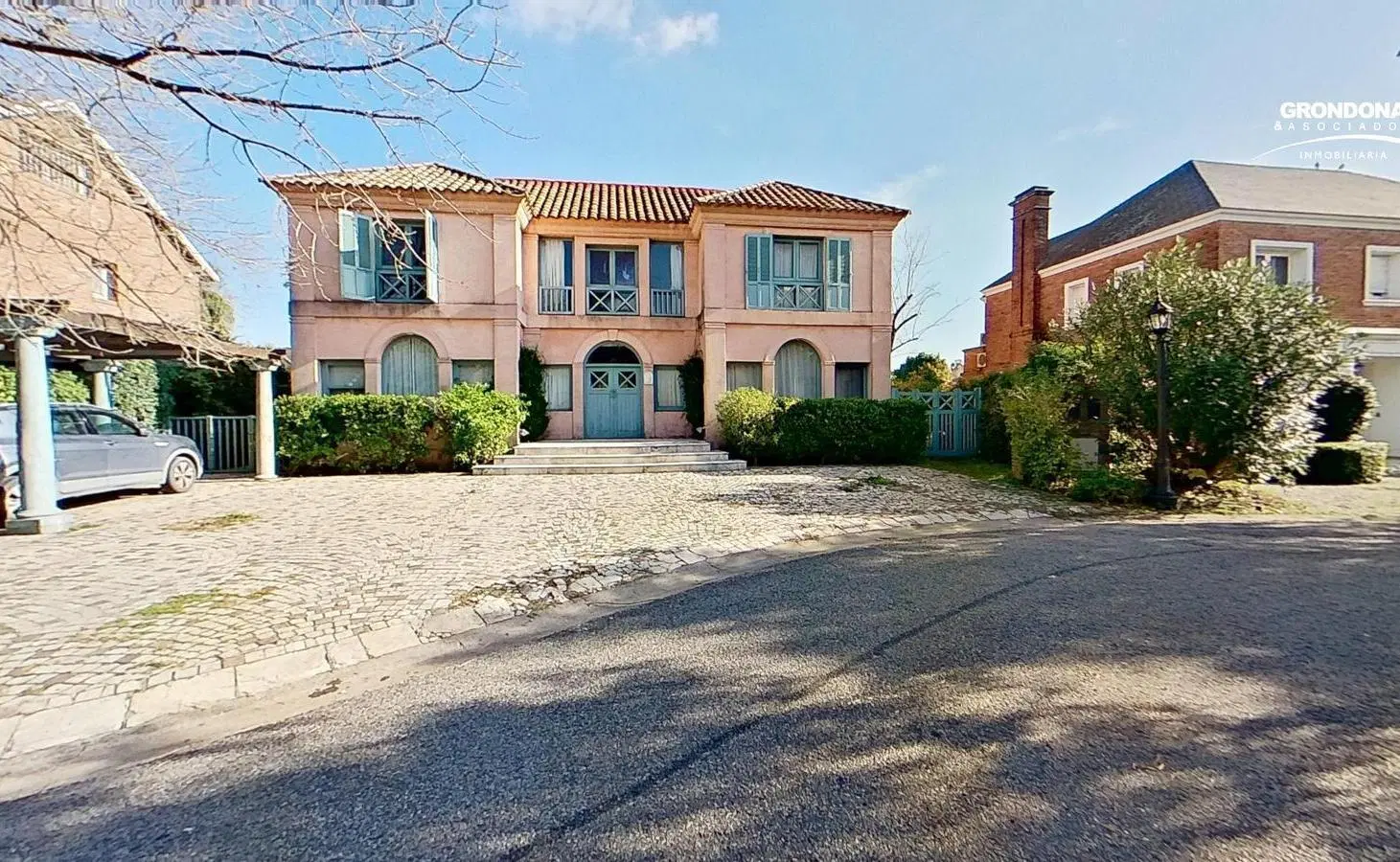 Casa estilo Provenzal en Venta en el Barrio las Victorias 1