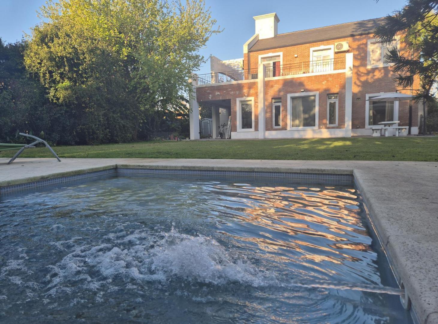 Oportunidad! Casa en Venta en Lote Central en Santa Bárbara