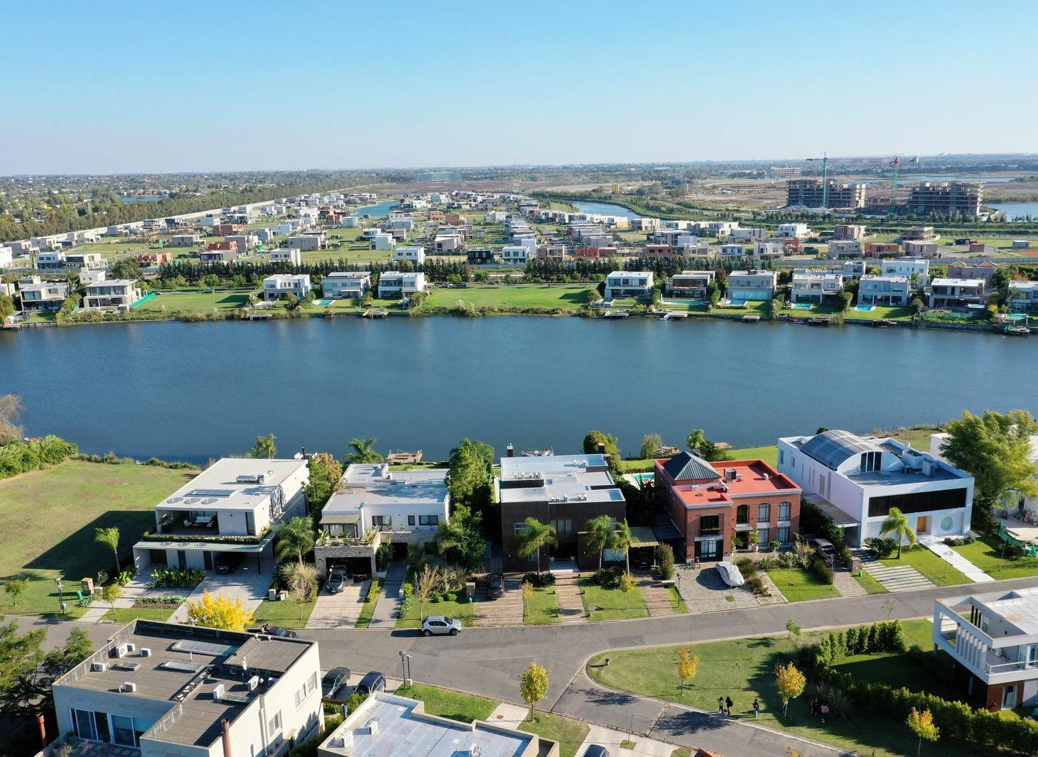 Foto de Lote al Lago en Venta en Barbarita, imagen 1