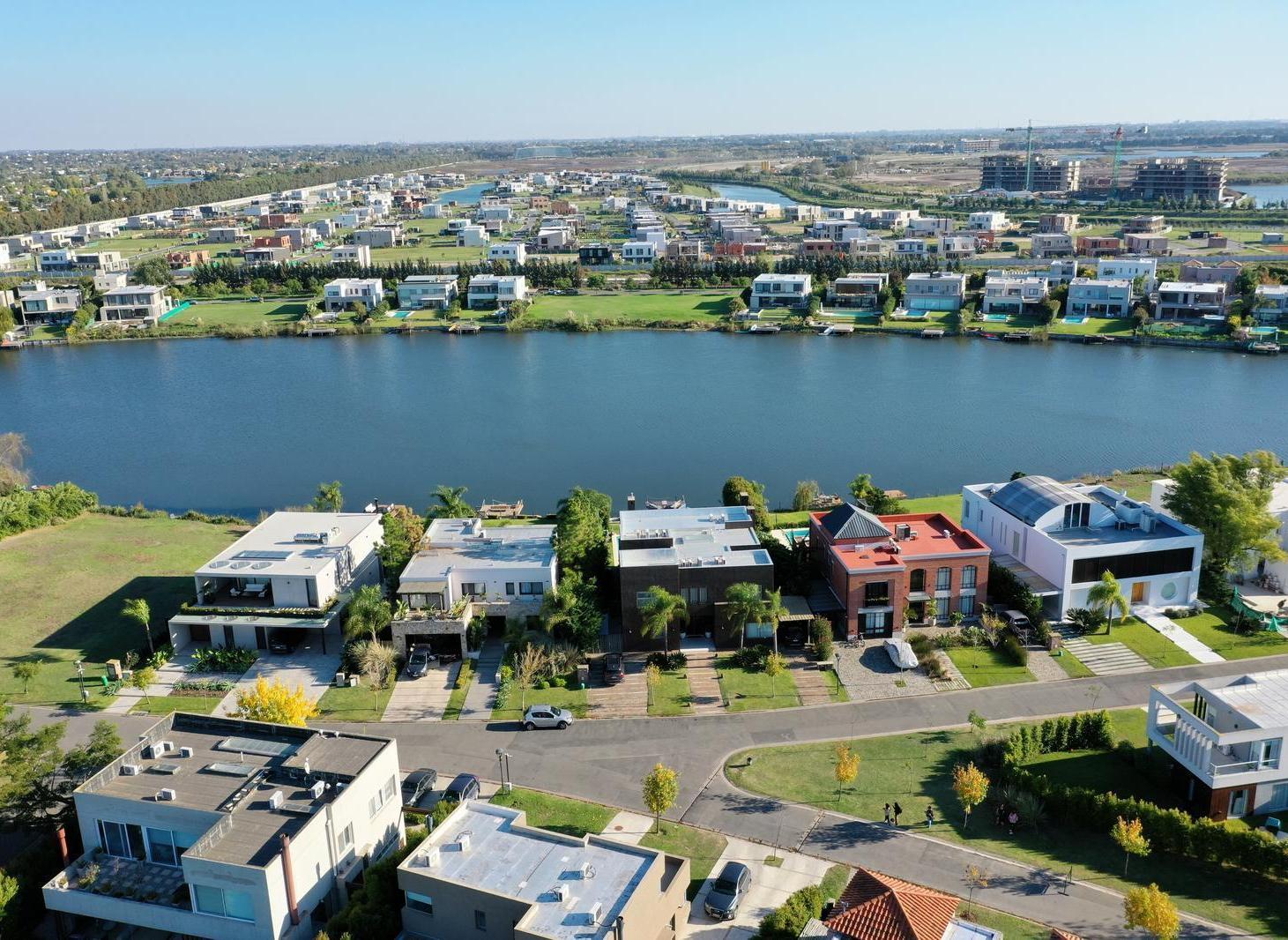 Foto de Lote al Lago en Venta en Barbarita, imagen 3
