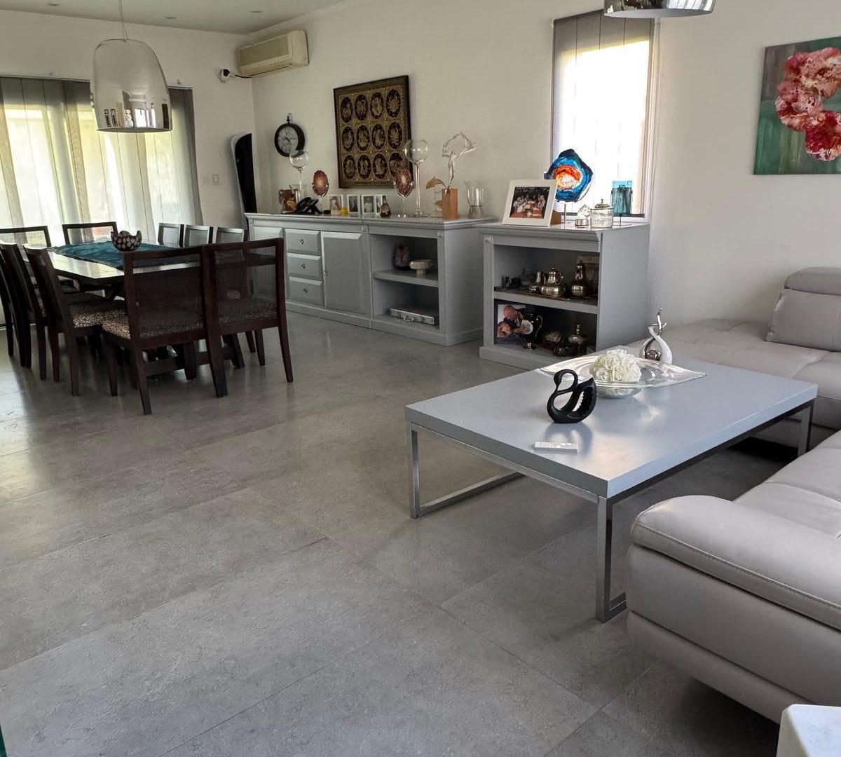 Foto de Impecable Casa en venta en el Barrio Cerrado Santa Catalina - Villa, imagen 2