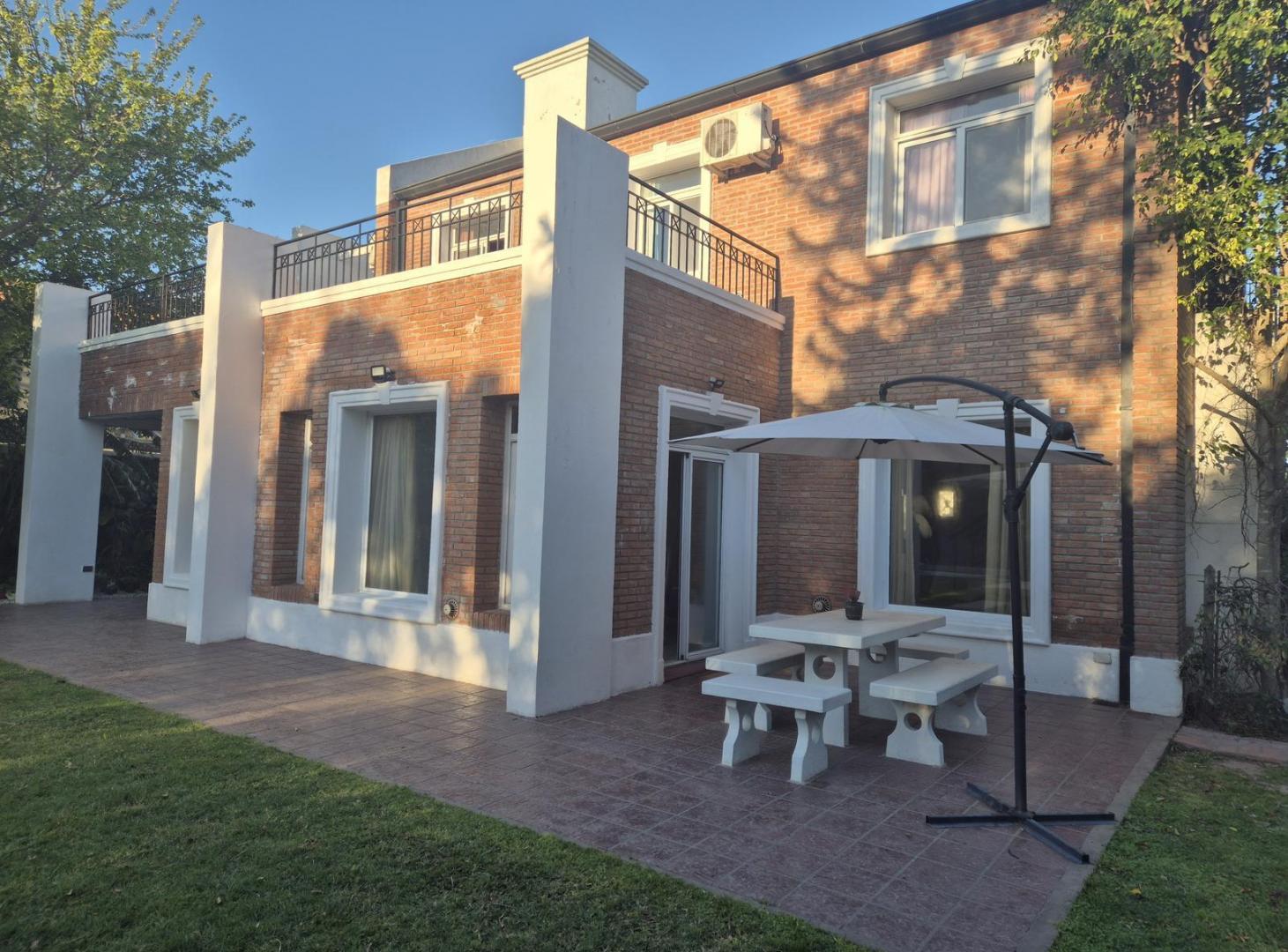 Foto de Casa en Alquiler Anual en Lote Central en Santa Bárbara, imagen 2