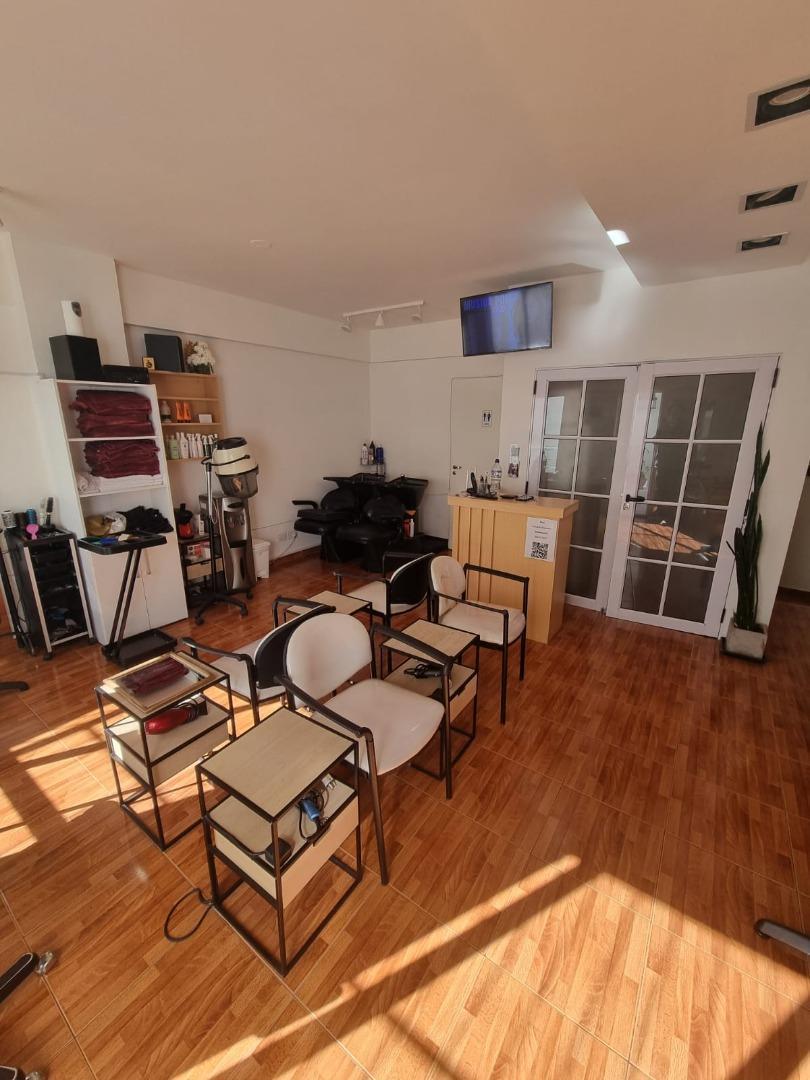 Foto de MONOAMBIENTE CON PATIO Y COCINA SEMI INTEGRADA, imagen 2