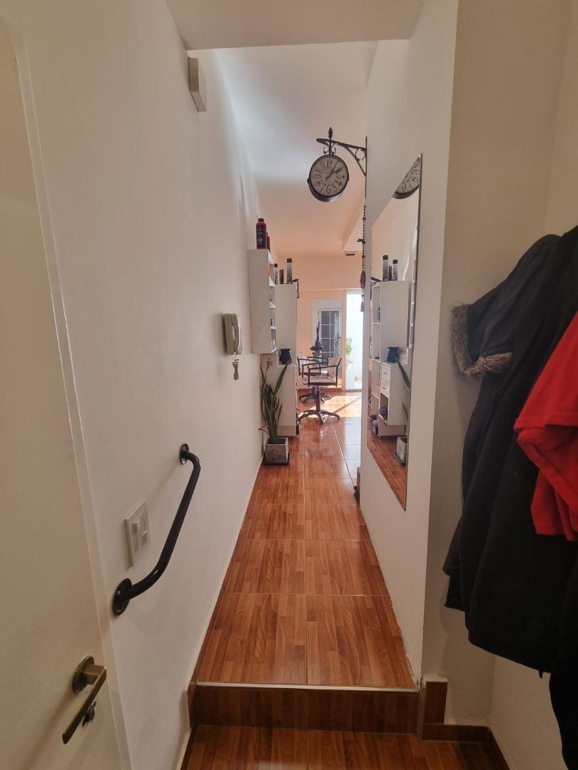 Foto de MONOAMBIENTE CON PATIO Y COCINA SEMI INTEGRADA, imagen 1