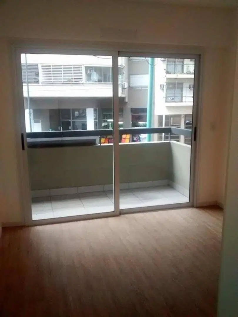 DEPARTAMENTO MONOAMBIENTE AL FRENTE CON BALCON 1