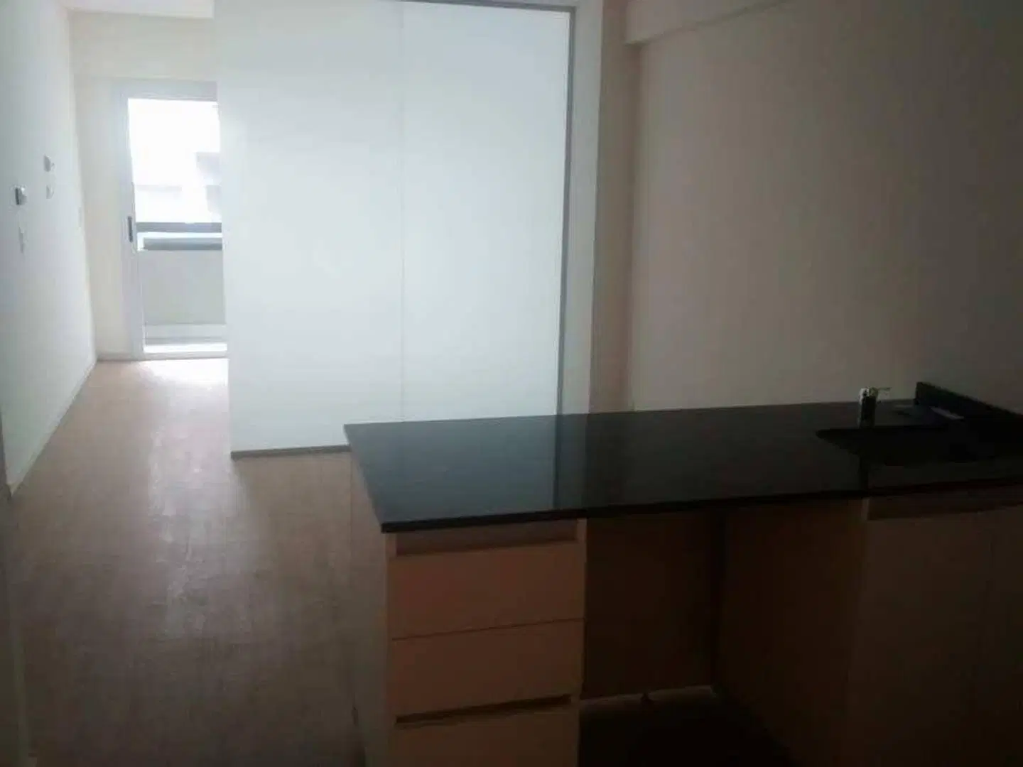 DEPARTAMENTO MONOAMBIENTE AL FRENTE CON BALCON 4