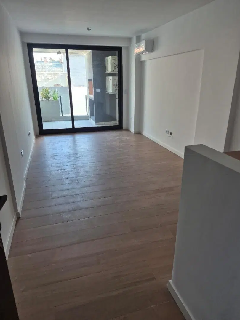DEPARTAMENTO 2 AMBIENTES CON BALCON CON PARRILLA 5