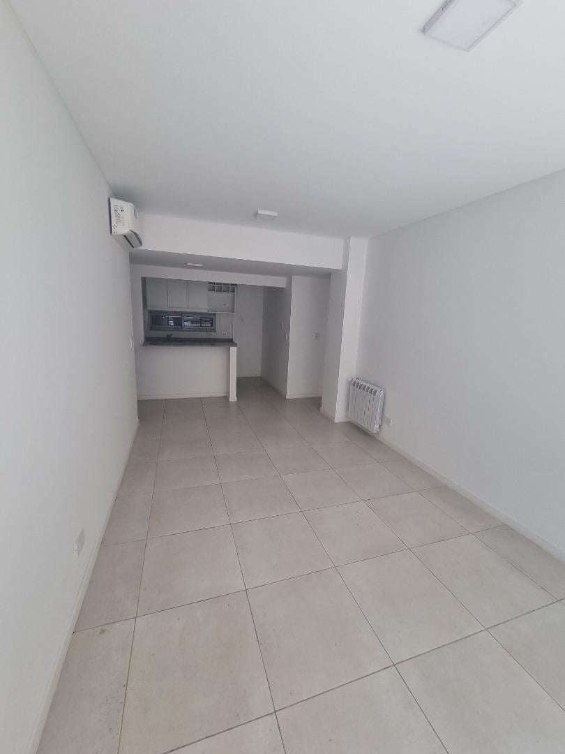 Foto de DEPARTAMENTO 3 AMBIENTES 3 BAÑOS AL FRENTE CON BALCON, imagen 4