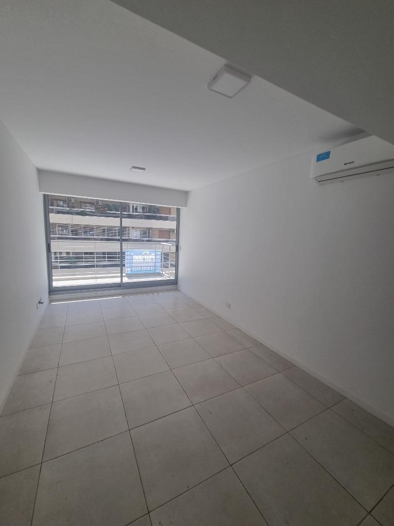 Foto de DEPARTAMENTO 3 AMBIENTES 3 BAÑOS AL FRENTE CON BALCON, imagen 3