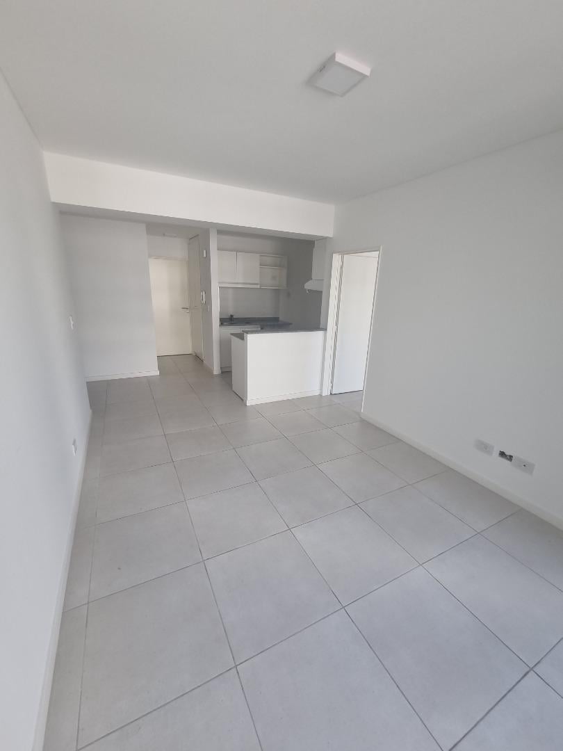 Foto de DEPARTAMENTO 2 AMBIENTES CONTRAFRENTE 2 BAÑOS BALCON CORRIDO, imagen 2