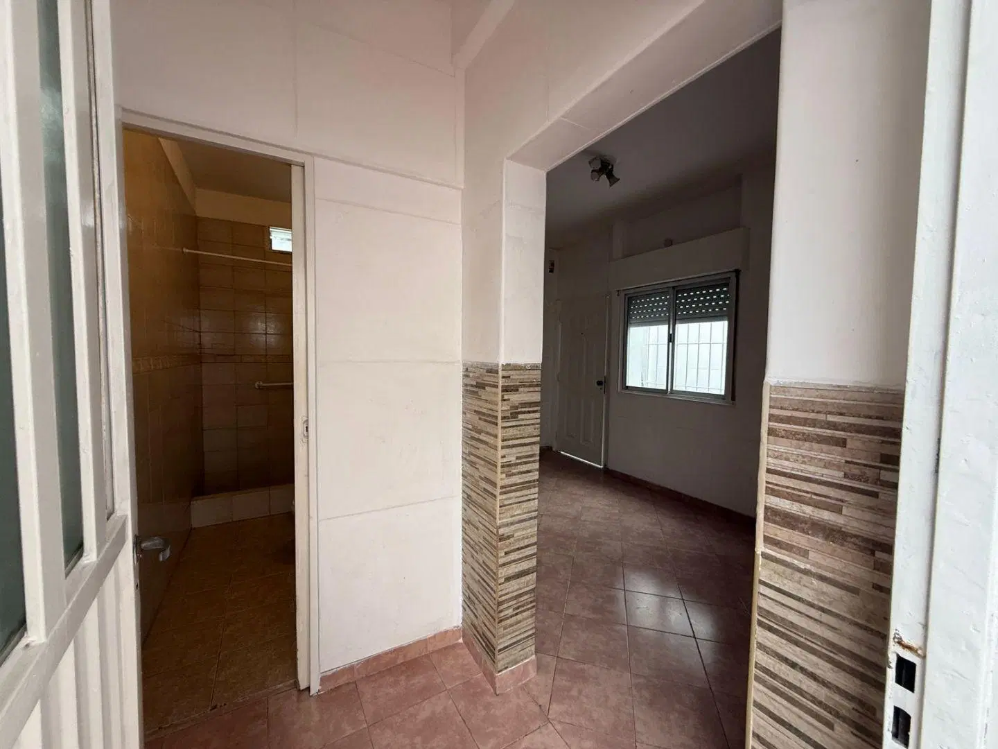 Casa 2 ambientes. | darragueira al 2500 4