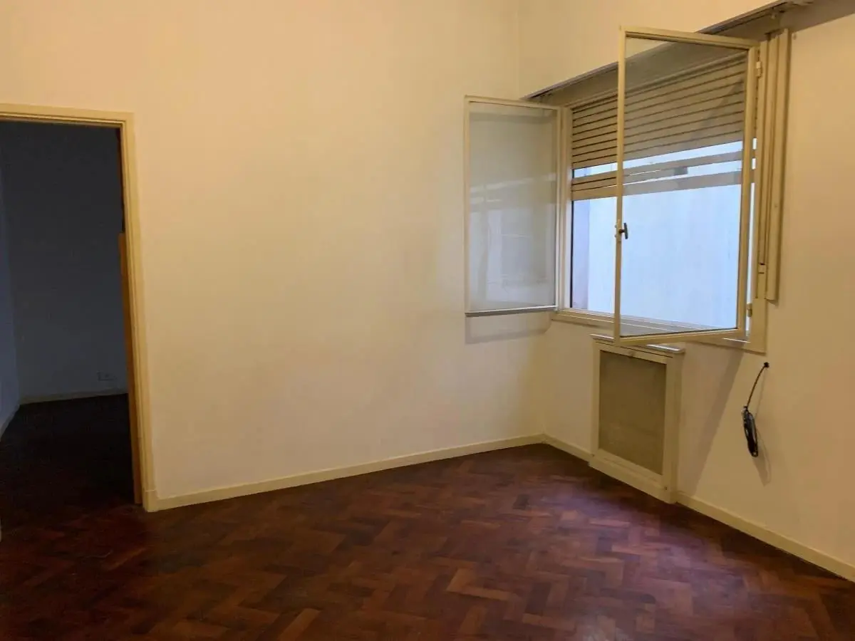 Venta Departamento de 40 m² 2 ambientes- Monserrat - Bernardo Irigoyen y Adolfo Alsina 1