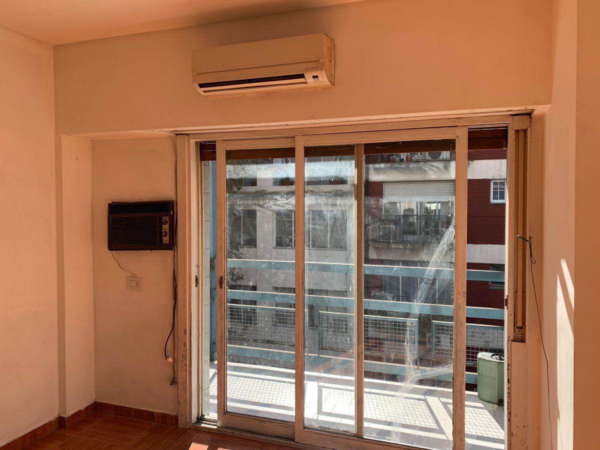 Venta Monoambiemte balcón luminoso en Balvanera- Sarmiento y Riobamba