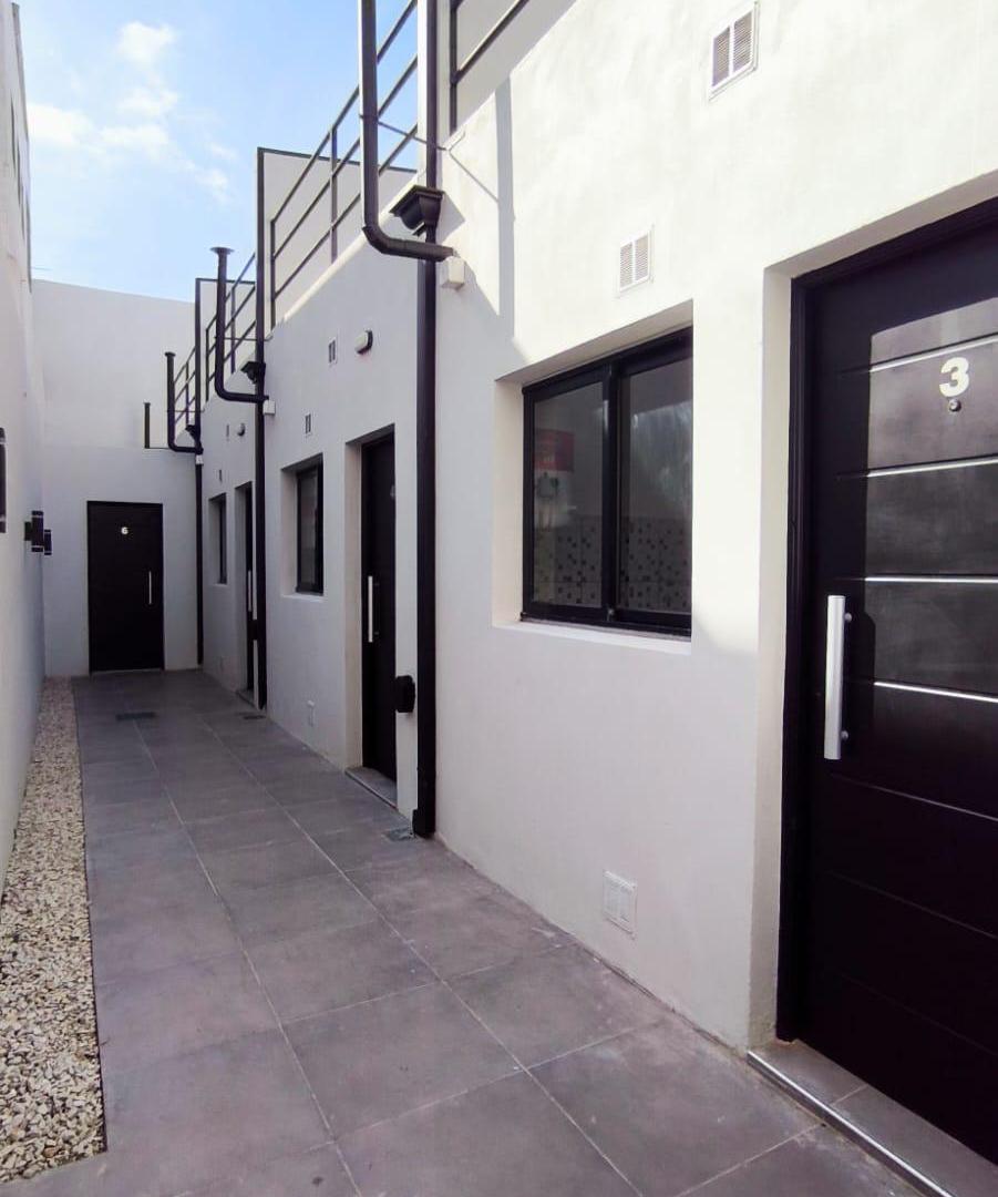 Foto de PH en Venta en Plaza Rocha, imagen 3