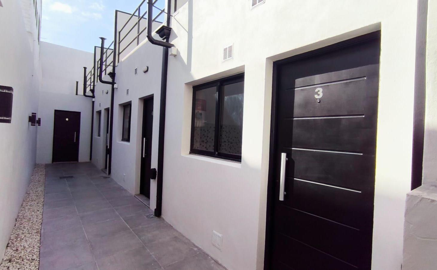 Foto de PH en Venta en Plaza Rocha, imagen 1