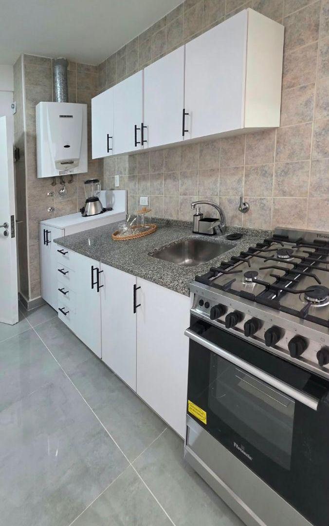 Foto de 2 Ambientes al Frente con dep. Balcón vista lateral al mar U$S 109.500, imagen 3