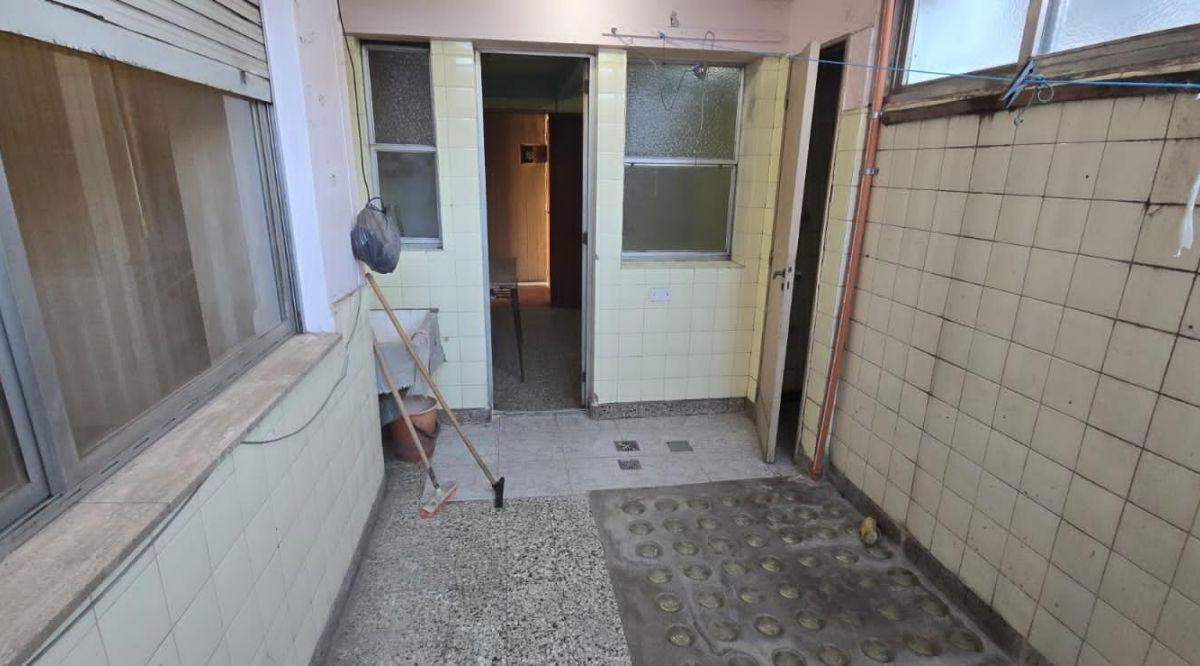 BALVANERA, DEPTO EN VENTA 4 AMB HERMOSO PATIO
