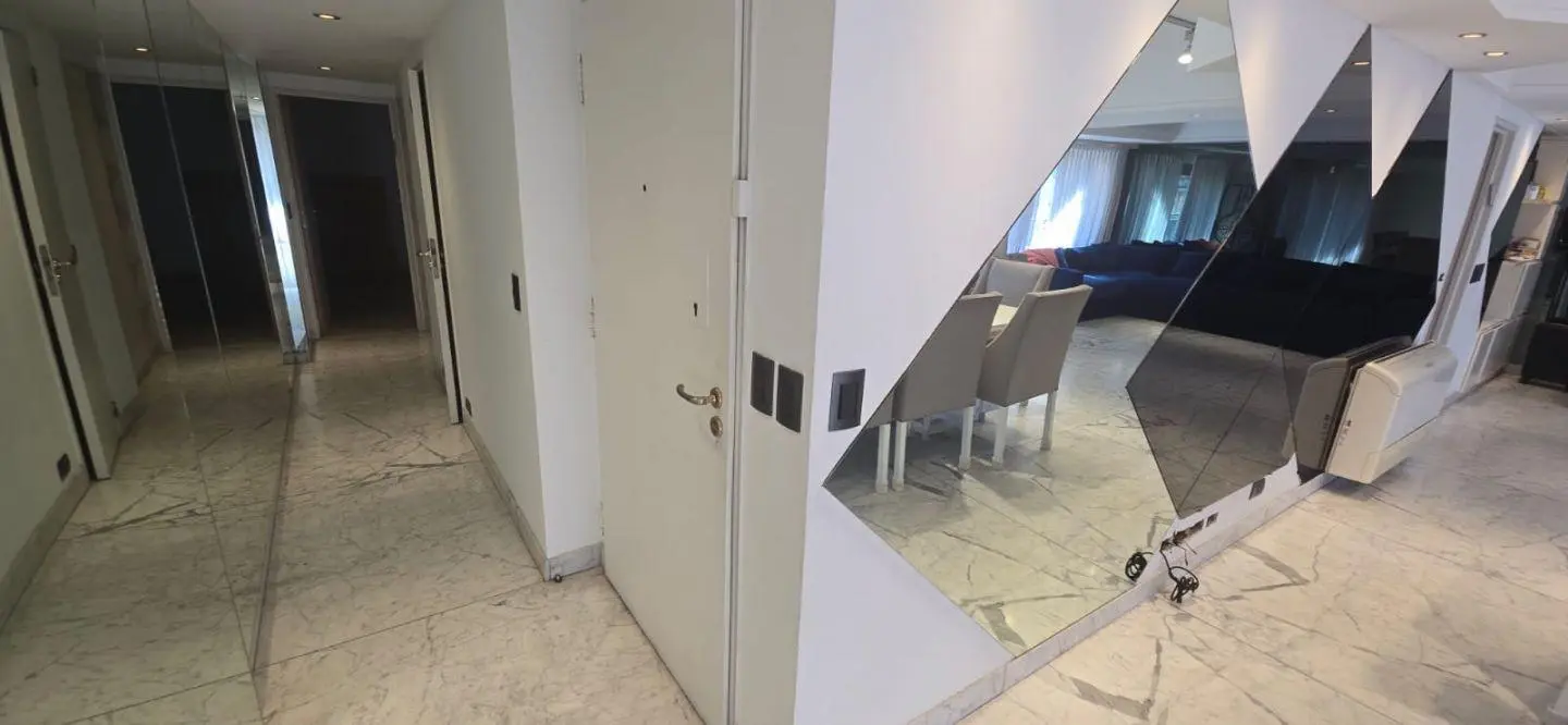 VENTA BARRIO NORTE PISO 5 AMBIENTES COCHERA 4