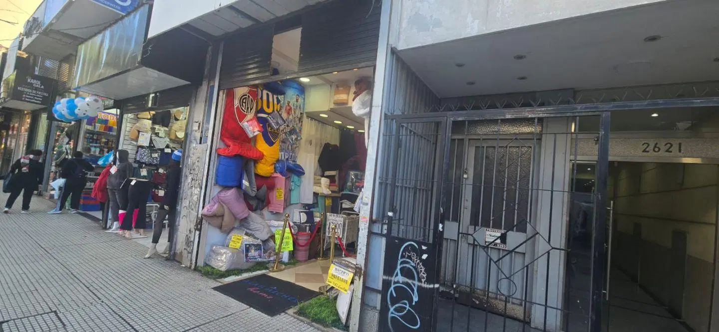 LOCAL ALQUILER BALVANERA AV. CORRIENTES 4