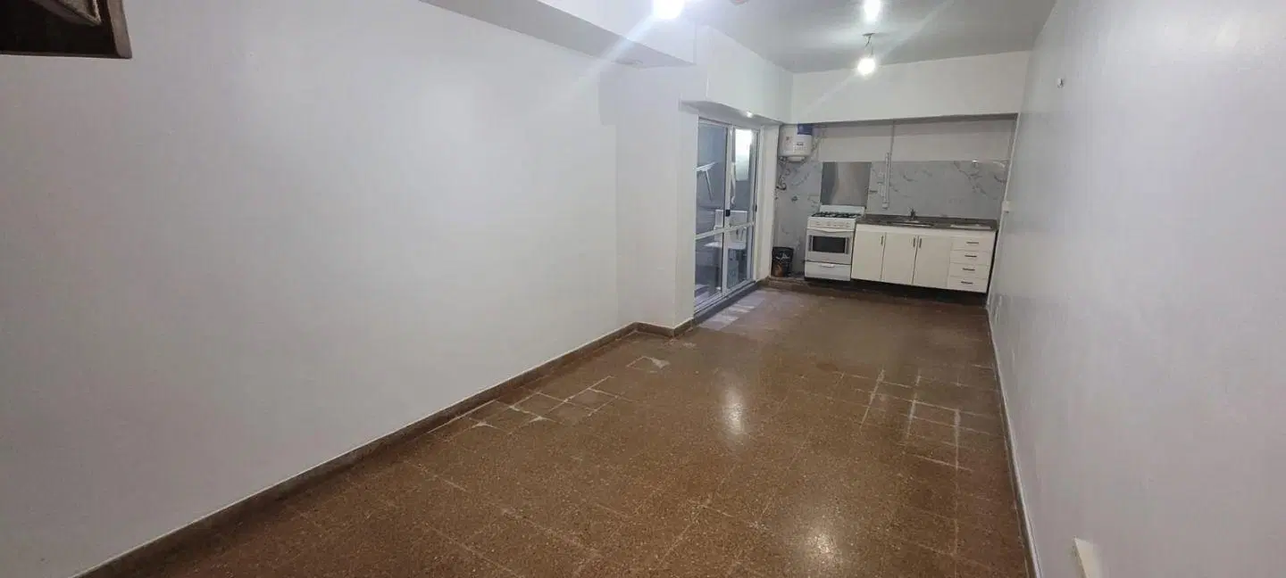 MONOAMBIENTE EN ALQUILER BALVANERA 4