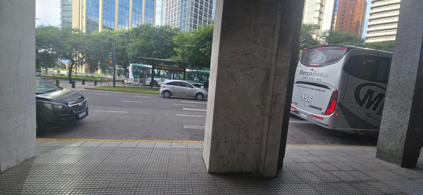 Foto de RETIRO LOCAL EN ALQUILER ALEM Y M T DE ALVEAR !!!, imagen 4
