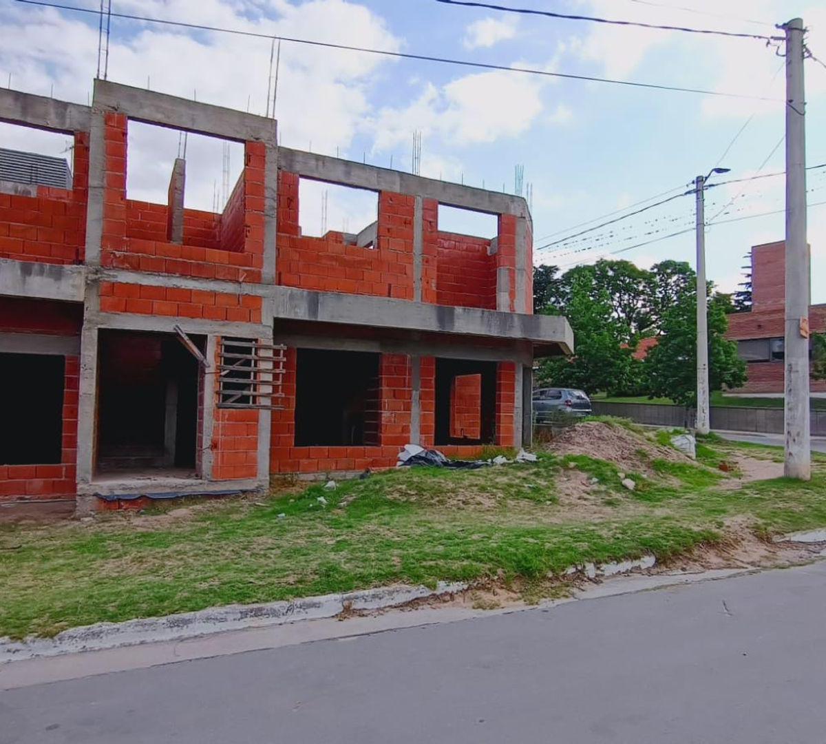 Venta Departamentos y Locales Tanti 1