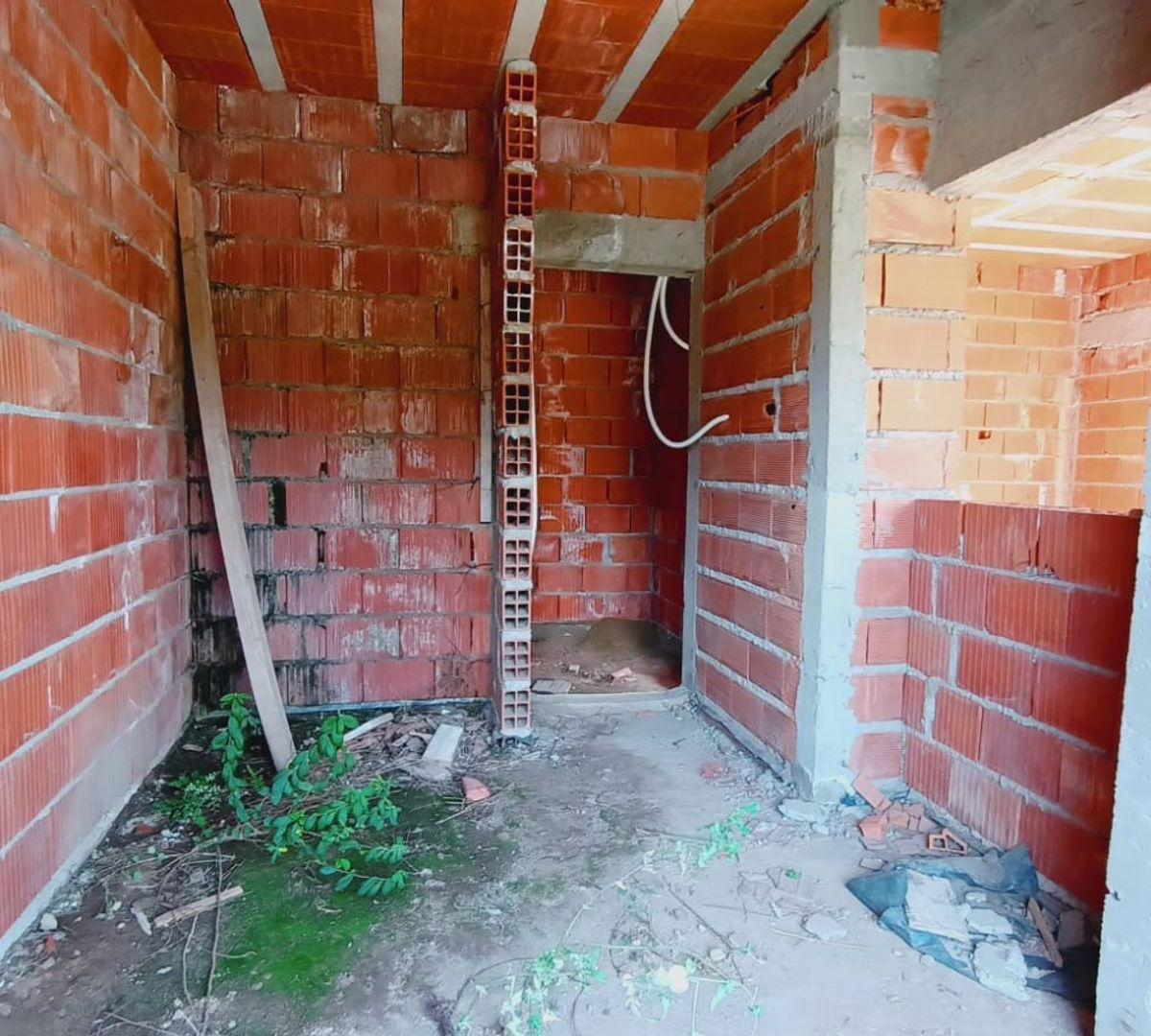 Venta Departamentos y Locales Tanti 4