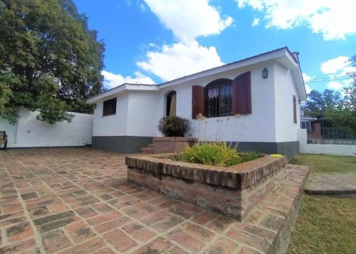 Venta Casa 3 Dorm. en Tanti Gran Parque 2