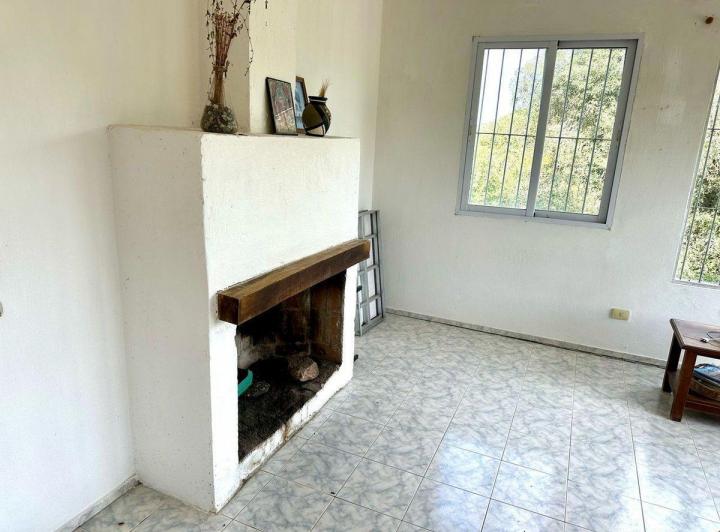 Venta Campo en Salsipuedes con dos casas y pileta 4