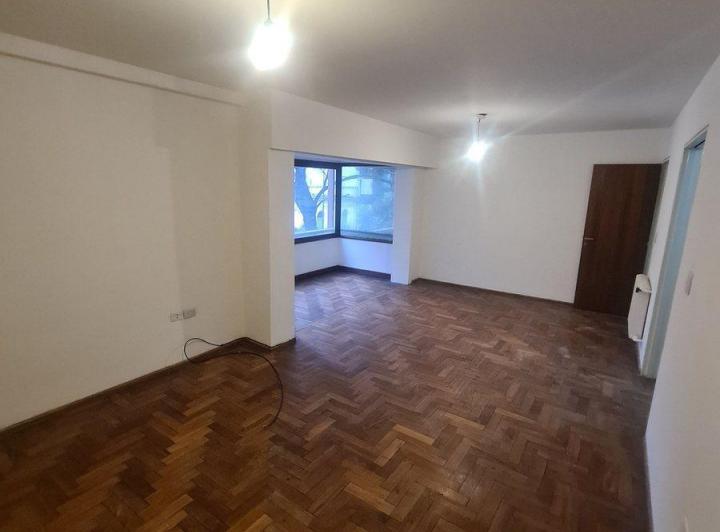 VENTA DPTO PUEYRREDON ESQ INDEPENDENCA 3DORM 3BALC 2