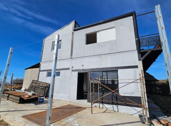VENTA CASA A TERMINAR 5 DORM EN TANTI PUNILLA 2