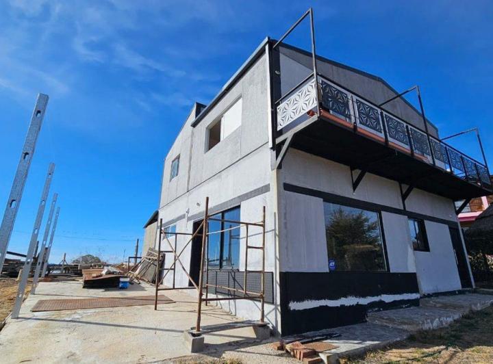 VENTA CASA A TERMINAR 5 DORM EN TANTI PUNILLA 1