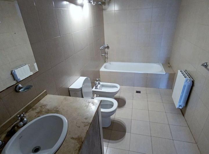 VENTA DE CASA 3 DORM EN SAN ISIDRO VILLA ALLENDE 5