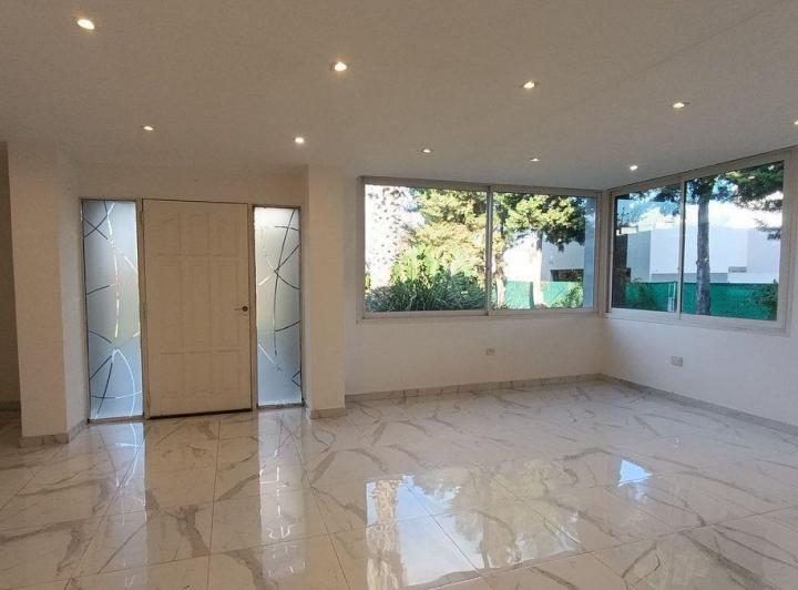 VENTA DE CASA 3 DORM EN SAN ISIDRO VILLA ALLENDE 3