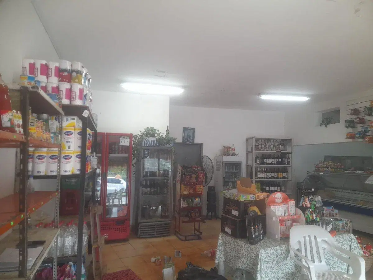 VENTA CASA LOCAL Y DEPARTAMENTO RIO CEBALLOS 5