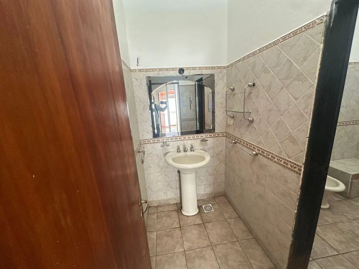 VENTA CASA 3 DORM 2 BAÑOS EN LOMA DE SAN MARTIN 2