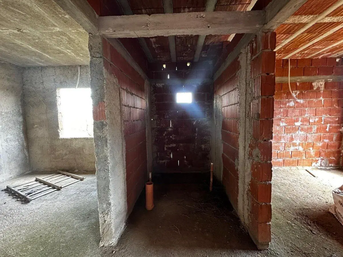 CASA EN ESTANCIA VIEJA EN CONSTRUCCIÓN CON VISTA 4