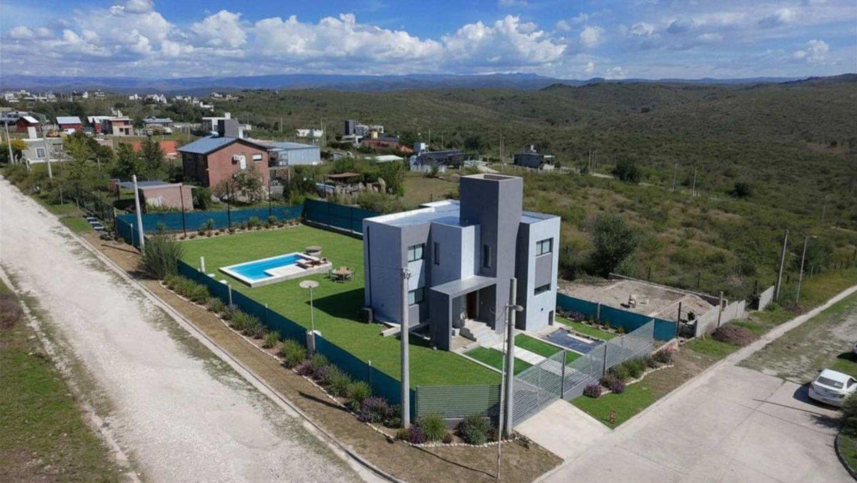 CASA A ESTRENAR 3 DORM PILETA Y VISTA SAN ANTONIO